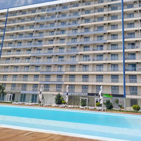 Blaxy Resort Stefi Cu Acces La Piscine Gratuit Douăzeci şi Trei August Exteriér fotografie