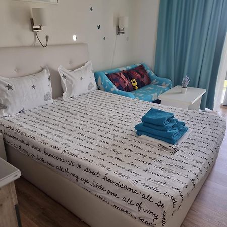 Blaxy Resort Stefi Cu Acces La Piscine Gratuit Douăzeci şi Trei August Exteriér fotografie