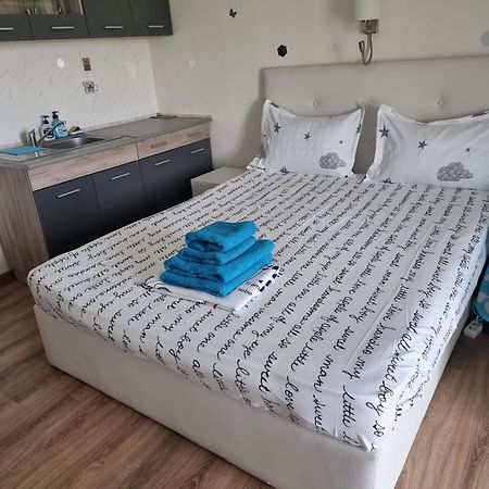 Blaxy Resort Stefi Cu Acces La Piscine Gratuit Douăzeci şi Trei August Exteriér fotografie
