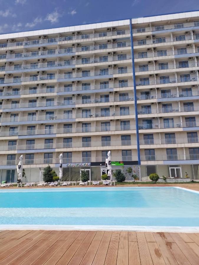 Blaxy Resort Stefi Cu Acces La Piscine Gratuit Douăzeci şi Trei August Exteriér fotografie