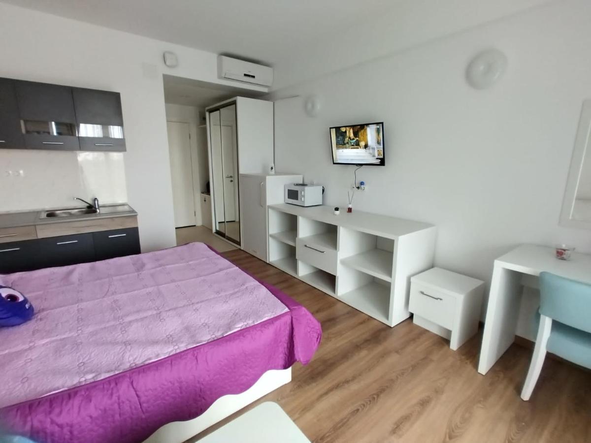 Blaxy Resort Stefi Cu Acces La Piscine Gratuit Douăzeci şi Trei August Exteriér fotografie