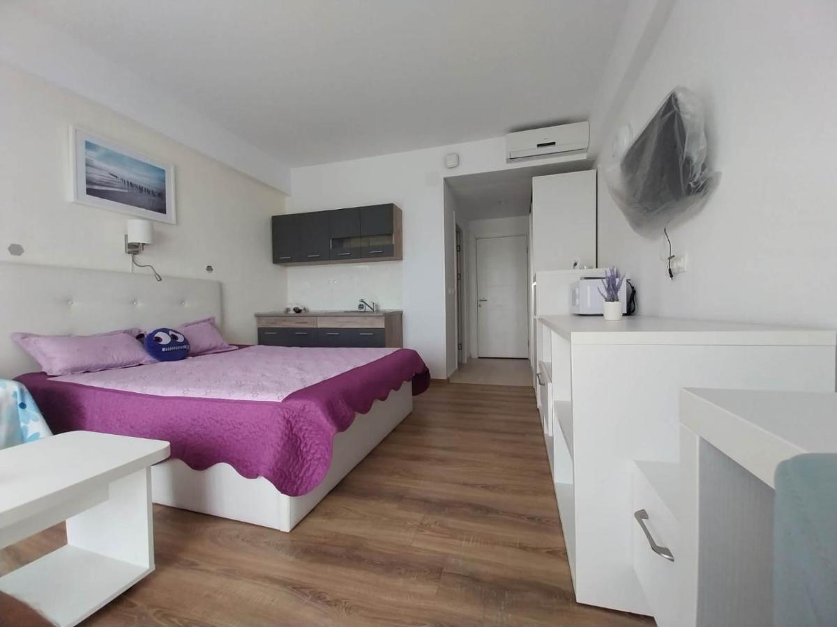 Blaxy Resort Stefi Cu Acces La Piscine Gratuit Douăzeci şi Trei August Exteriér fotografie
