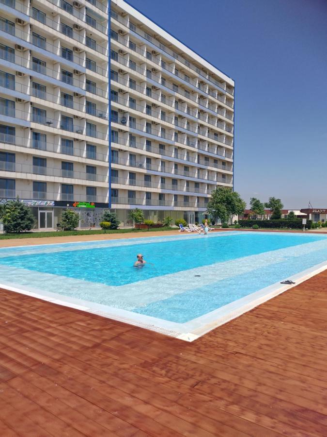 Blaxy Resort Stefi Cu Acces La Piscine Gratuit Douăzeci şi Trei August Exteriér fotografie