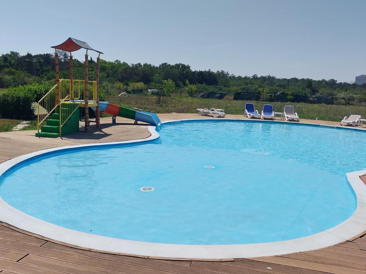 Blaxy Resort Stefi Cu Acces La Piscine Gratuit Douăzeci şi Trei August Exteriér fotografie